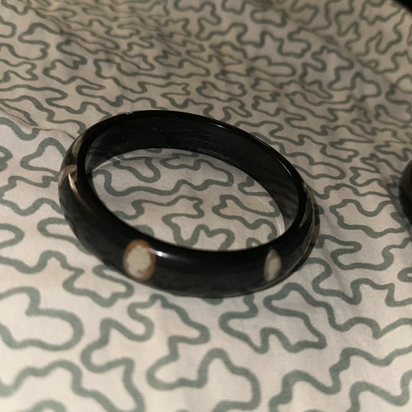 Amedeo NYC Lucite Rare Cameo bangle - Picture 2 of 5